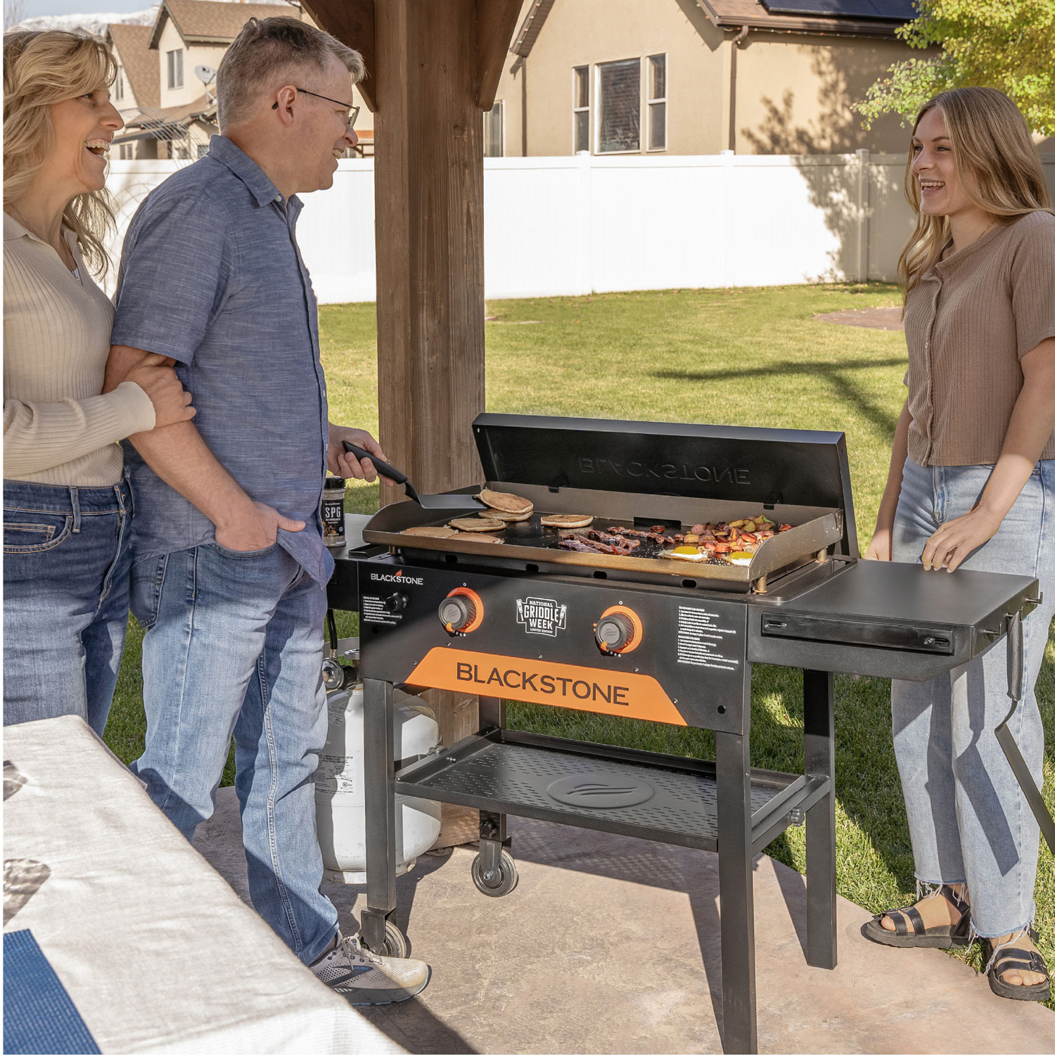 Blackstone 28" Original Omnivore Griddle Bundle