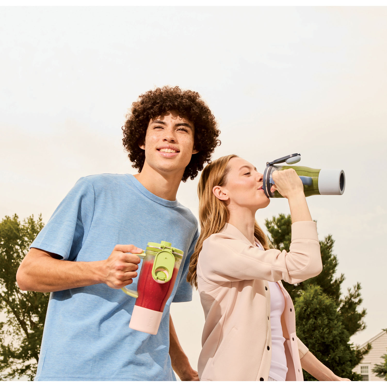 Mélangeur portatif avec tasse de voyage 1200 W 769 ml/26 oz BlendBOSS de Ninja - Cyberespace