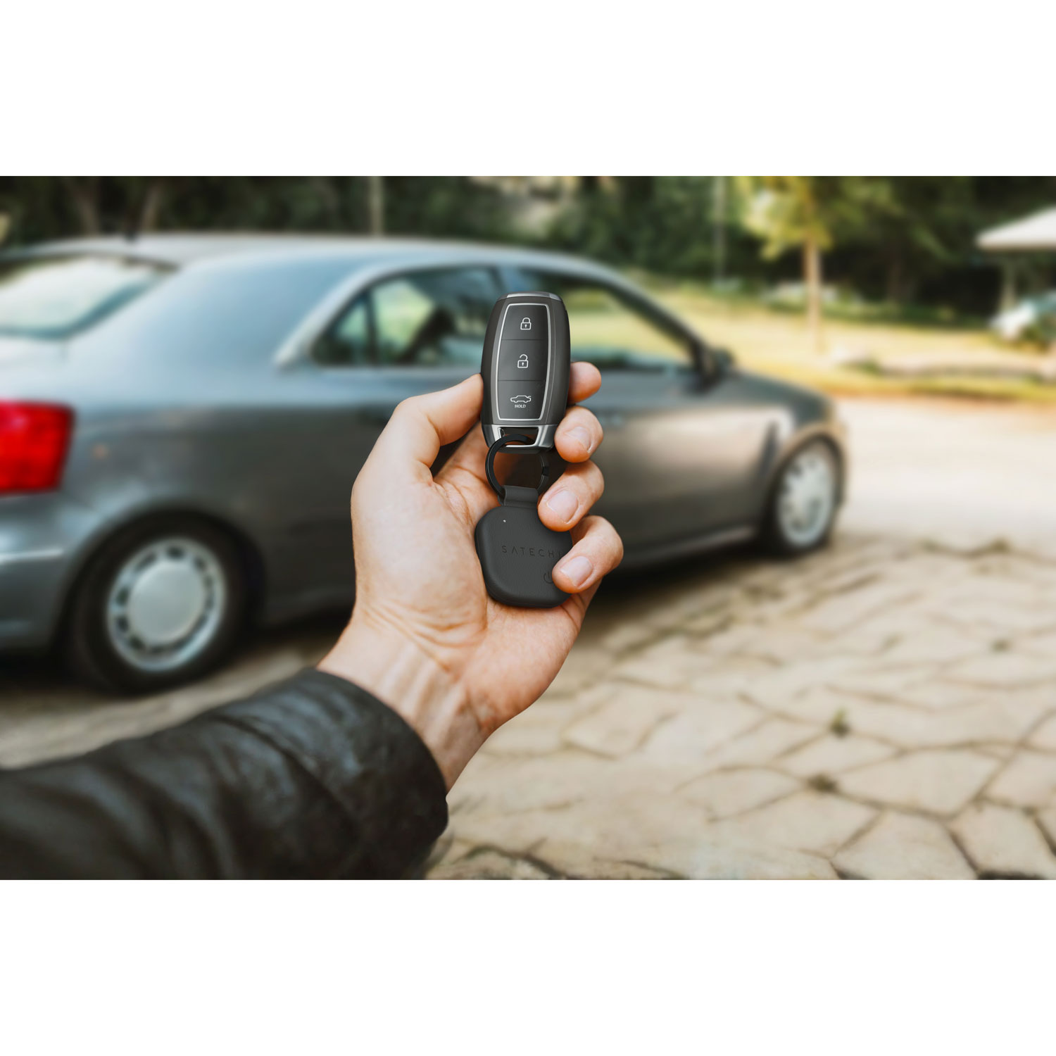 Porte-clés de repérage en cuir végétalien FindAll de Satechi - Noir