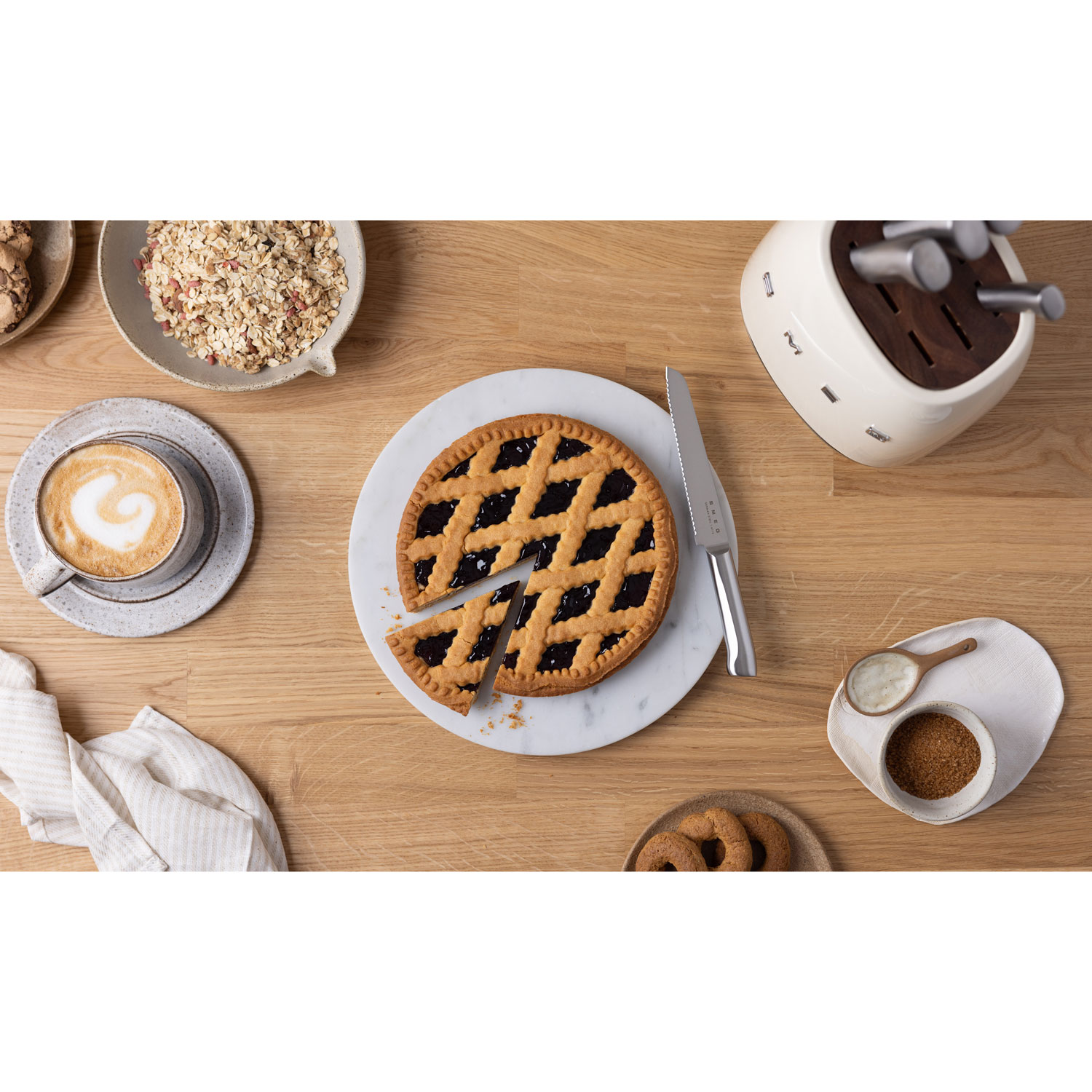 Ensemble porte-couteaux avec 6 couteaux en acier inoxydable de Smeg - Crème