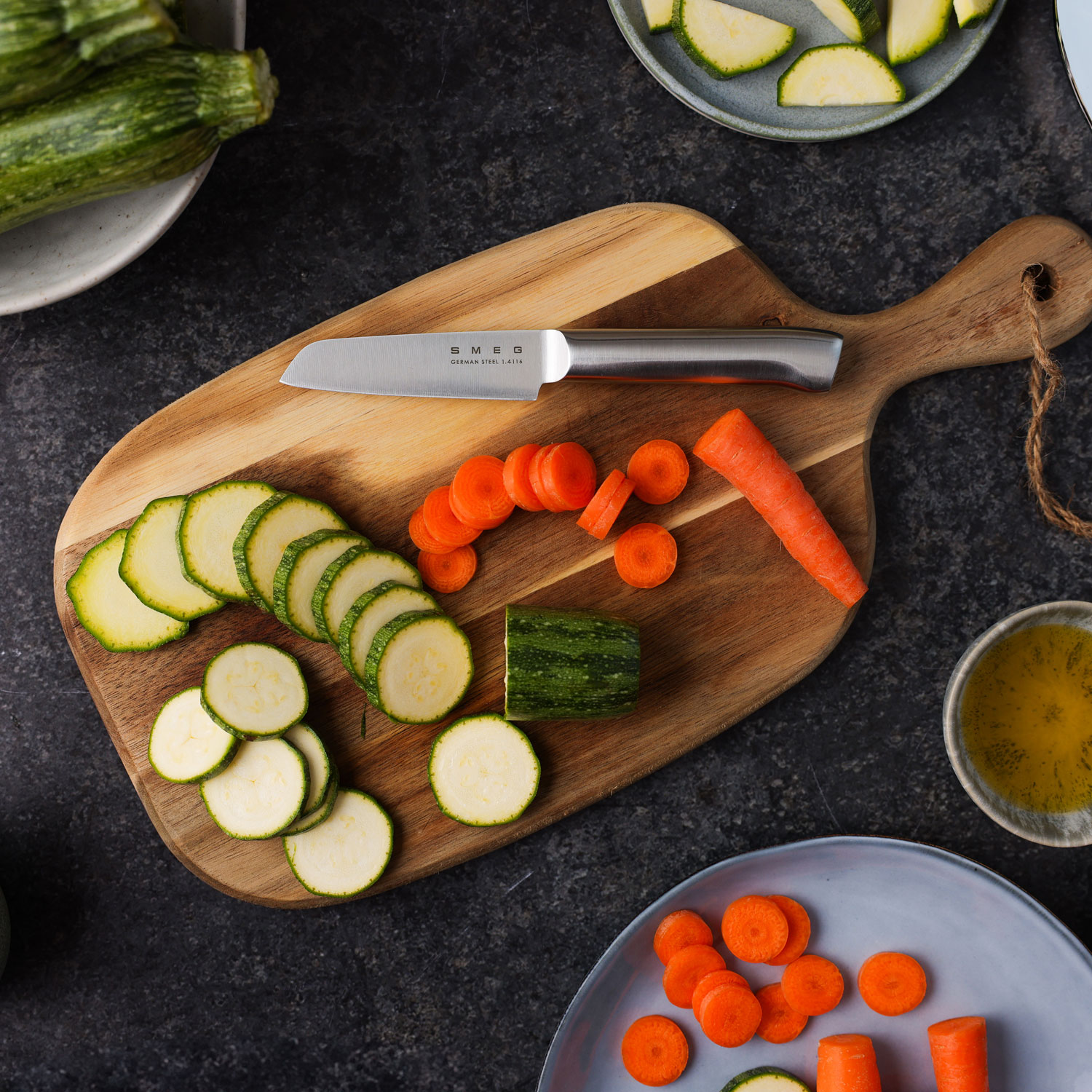Ensemble porte-couteaux avec 6 couteaux en acier inoxydable de Smeg - Bleu pastel