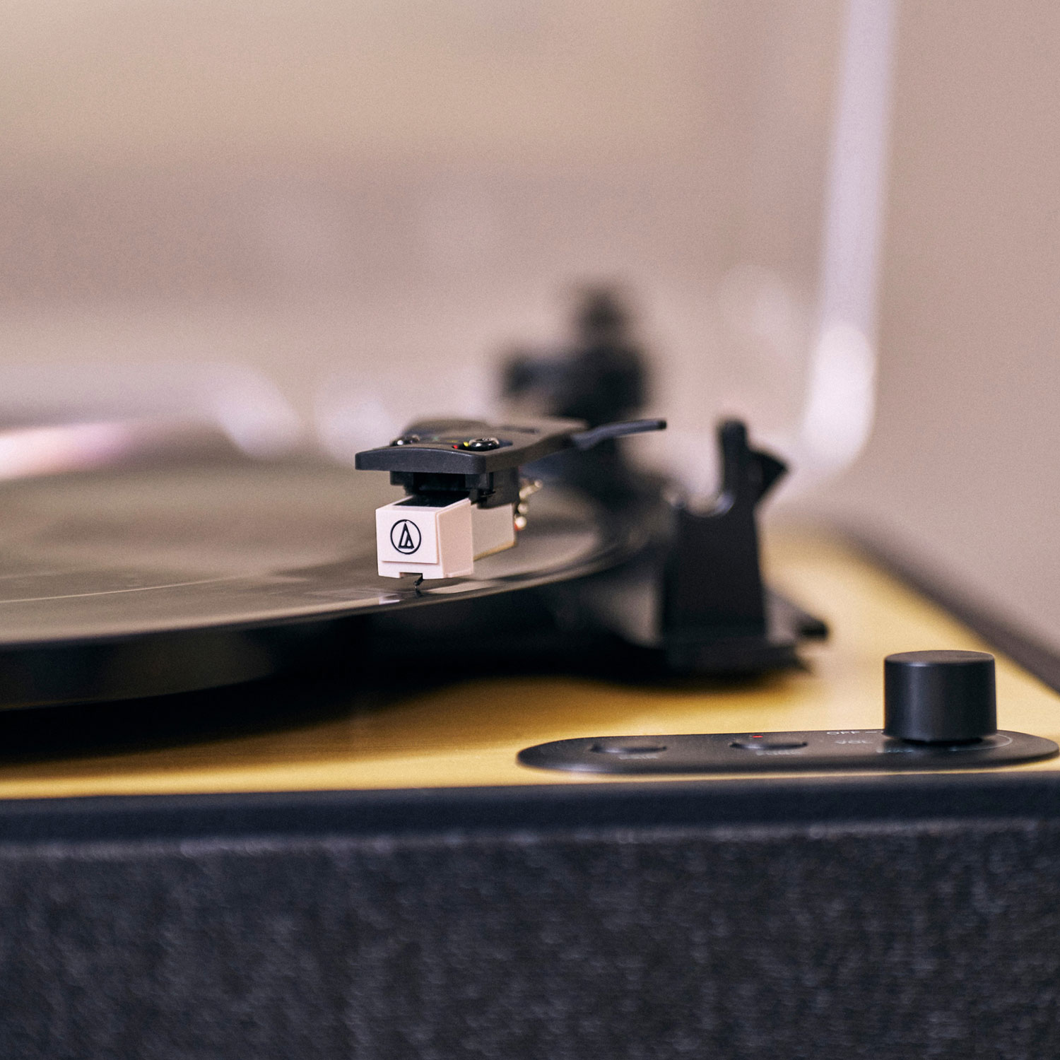 House Of Marley Rise Up Bluetooth Turntable