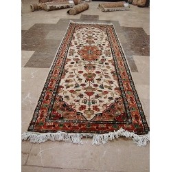 AHMEDANI Floral Medallion Designed Wool Silk Carpet Hand Knotted Runner Rug (6 X 2)' In Ivory