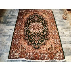AHMEDANI Royal Kasha Floral Medallion Hand Knotted Area Rug Wool Silk Carpet (6 X 4)' In Green