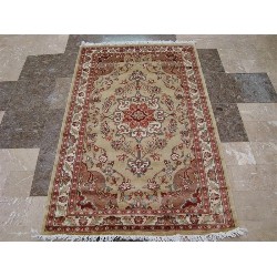 AHMEDANI Wow Cream Floral Oriental Hand Knotted Wool Silk Carpet 4.11' X 3.0' Area Rug - Cream/ In Ivory