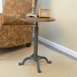 CAROLINA CLASSIC Vintage Farmhouse Adjustable Accent Table In In Brown