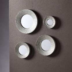 SOUTHERN ENTERPRISES 4 Piece Sphere Wall Mirror Set In Hammered In Silver