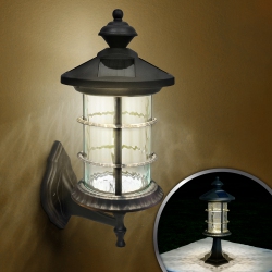 CLASSY CAPS Aluminum Hampton Solar Lamp In Black