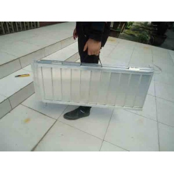 EZEE LIFE 6’ Single Fold Aluminum Ramp (Ez6R)