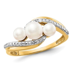 GEM AND HARMONY 14K Gold Three Stone Freshwater Cultured White Pearl Ring With Accent Diamonds In Yellow
