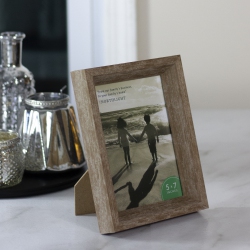 NORTHLIGHT Rectangular Picture Frame - for 5" X 7" Photo - In Brown