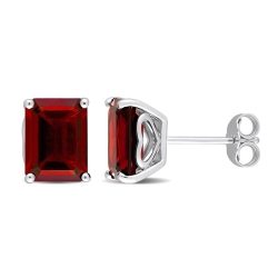 GEM AND HARMONY 2.50 Carat (Ctw) Garnet Emerald-Cut Solitaire Stud Earrings In Sterling In Silver