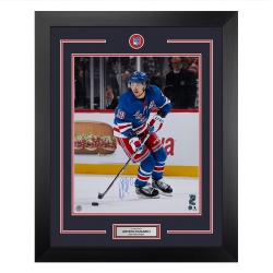 AJ SPORTS Artemi Panarin Autographed New York Rangers Playmaker 26X32 Frame