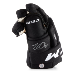 AJ SPORTS Nathan Mackinnon Signed Ccm 4R Hockey Glove In Black