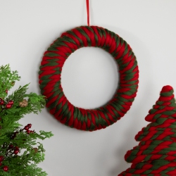 NORTHLIGHT Twisted Yarn Plush Christmas Wreath - 13.5" - Unlit