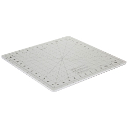 FISKARS Rotating Cutting Mat - 14" X 14" Grid to Cut Fabric Squares Easily - Perfect for Quilting, Sewing And Craft Proj