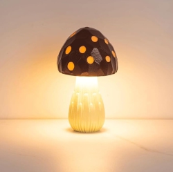 YOULIGHTS Desk Lamp High-End Ambience Bar Coffee Shop Dining Room Desk Light Creative Bedroom Study Room Desk Lamp Cute Mushroom Type Resin Table