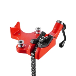 VEVOR 28" Heavy-Duty Pipe Chain Vise, 1/4" - 6" Pipe Capacity, Rugged Chain & Cast Iron Base, Industrial-Grade Pipe Clamping for Plumbing