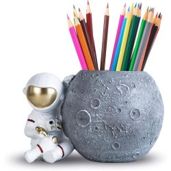 CHSSHA00 Astronaut Pen Holder Stand for Desk Pencil Holder, Spaceman Resin Desk Organizer Decorative Accessories Ideal Gift for Office Decor