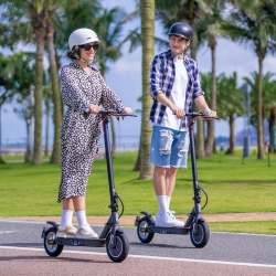 5TH WHEEL Ultimate Commuter Electric Scooter for Adults - Safe, Long Range & Foldable