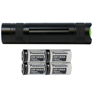 Cree XP-E LED - 220 Lumens Flashlight (S06) + 4 x Panasonic CR123 Batteries