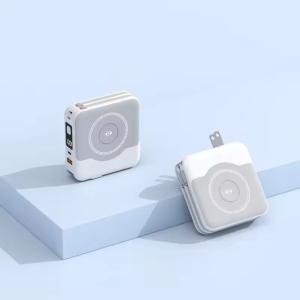 TUTT 10,000 mAh Wireless Travel Charger Portable Power Bank with Magnetic Wireless Charging and Fast Charge Support