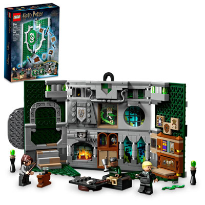 Image of LEGO Harry Potter: Slytherin House Banner - 349 Pieces (76410)