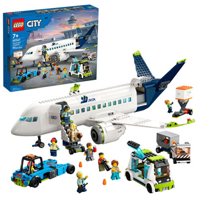 Image of LEGO City: Passenger Airplane - 913 Pieces (60367)