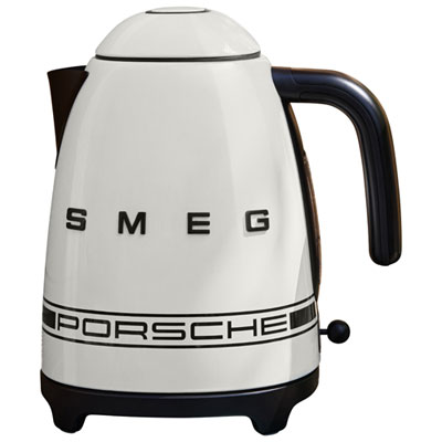 Bouilloire Électrique Années 50 De Smeg X Porsche - 1,7 L - Blanc - Partenaire De Détail Exclusif