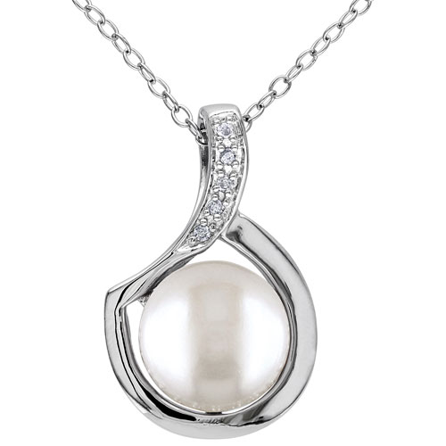 Classic Sterling Silver Chain and Sterling Silver Pendant with Freshwater Pearl & 0.025ctw Diamonds
