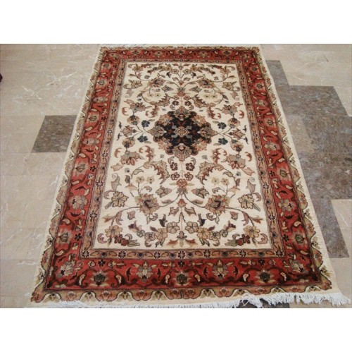 AHMEDANI  Kash Medallion Floral Gorgeous Designed Rectangle Area Rug Wool Silk Hand Knotted Carpet (6 X 4)' In Ivory