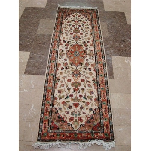 Ivory Floral Medallion Designed Wool Silk Carpet Hand Knotted Runner Rug'