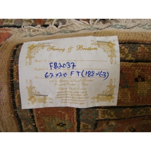 Ivory Floral Medallion Designed Wool Silk Carpet Hand Knotted Runner Rug'