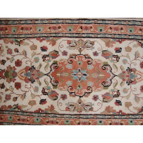 Ivory Floral Medallion Designed Wool Silk Carpet Hand Knotted Runner Rug'