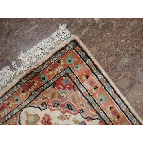 Ivory Floral Medallion Designed Wool Silk Carpet Hand Knotted Runner Rug'