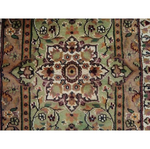 Green Ivory Touch Excellent Designed Rectangle Area Rugs Hand Knotted Wool Silk Carpet'