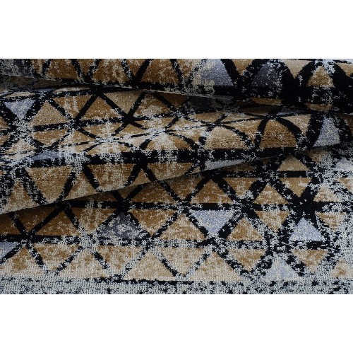 LA Dole Diamond 5'2" x 7'5" Runner Area Rug - Gold