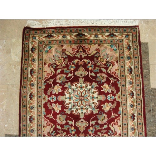 Red Floral Love Mahal Classic Designed Hand Knotted Runner Rug'