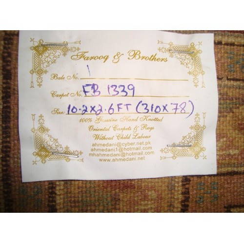 Red Floral Love Mahal Classic Designed Hand Knotted Runner Rug'