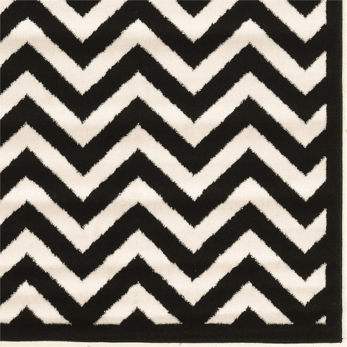 Linon RUG-BC10457 4 ft. 4 in. x 7 ft. 3 in. Capri Chevron Indoor Area Rug - Black
