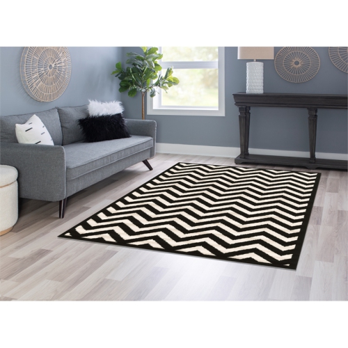 Linon RUG-BC10457 4 ft. 4 in. x 7 ft. 3 in. Capri Chevron Indoor Area Rug - Black