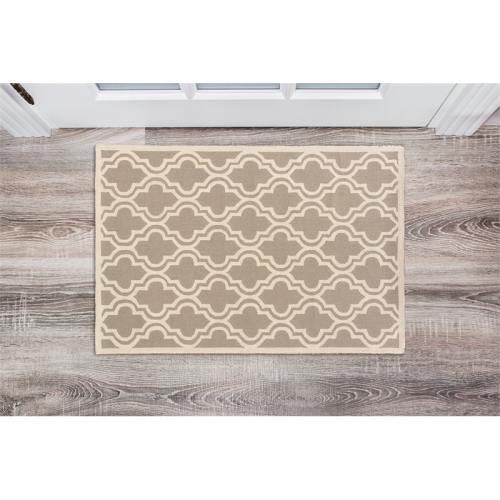 Linon RUG-SH0923 2 x 3 ft. Silhouette Quatrefoil Area Rug - Grey