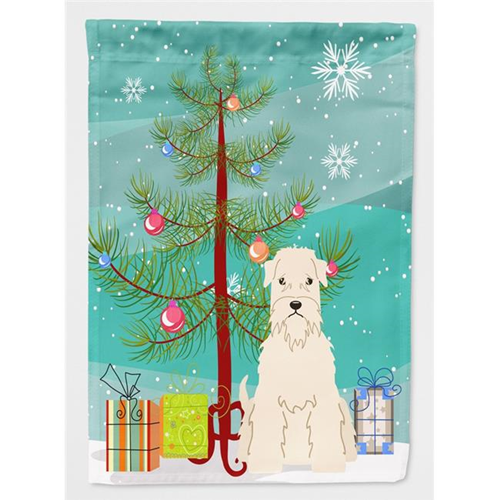 Carolines Treasures BB4186CHF Merry Christmas Tree Soft Coated Wheaten terrier Flag toile taille maison