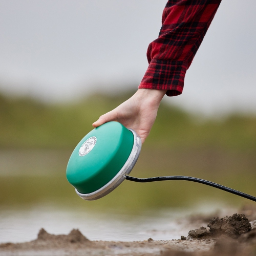 Farm Innovators P-418 Cast Aluminum 1250 Watt All Pond Floating De-Icer Heater