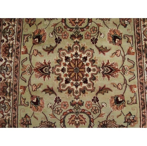 Light Green Ivory Touch Fine Area Rug Hand Knotted Silk Wool Carpet'