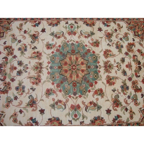 Chiraag Bunch Ivory Medallion Floral Rectangle Area Rug Hand Knotted Wool Silk Carpet'