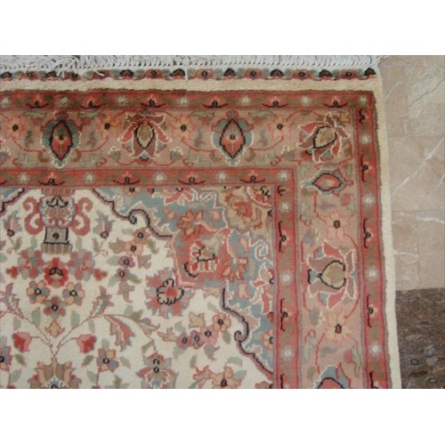 Medallion Ivory Flowers Exclusive Rectangle Area Rug Hand Knotted Wool Silk Carpet'