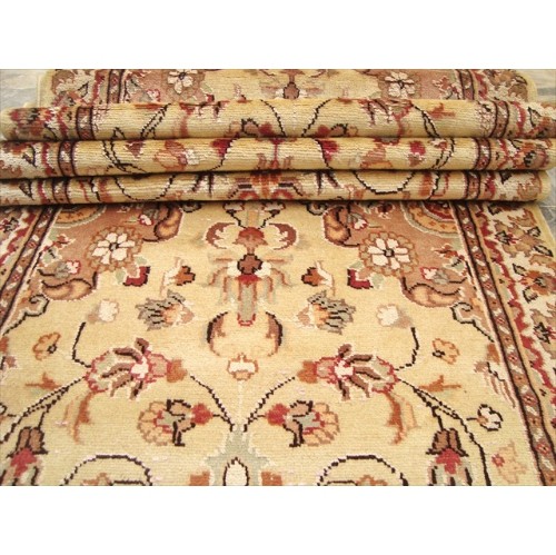 Rare Beige Amazed Floral Soft Hand Knotted Carpet Hall Way Runner Rug'
