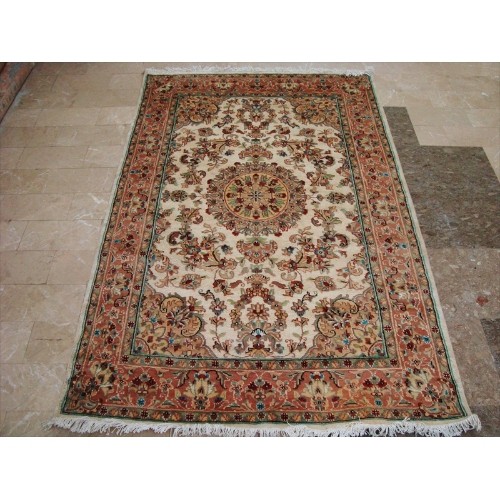 AHMEDANI  Awesome Medallion Flowers Rectangle Area Rug Hand Knotted Wool Silk Carpet ( 6 X 4)' In Ivory