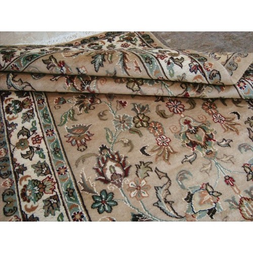 Exclusive Ivory Medallion Flowers Lovely Area Rug Hand Knotted Wool Silk Carpet'